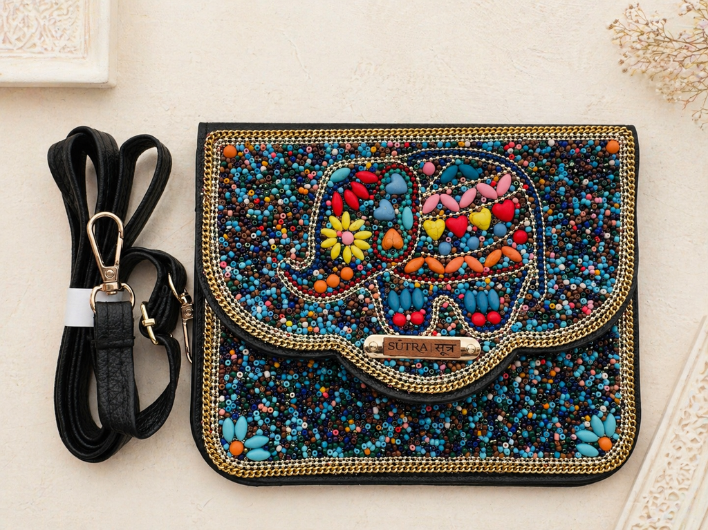 SŪTRA Ethnic-Style Crossbody Bag – Handmade Floral Shell-Shaped Phone Pouch for Women, Single-Shoulder Beaded Sling Bag