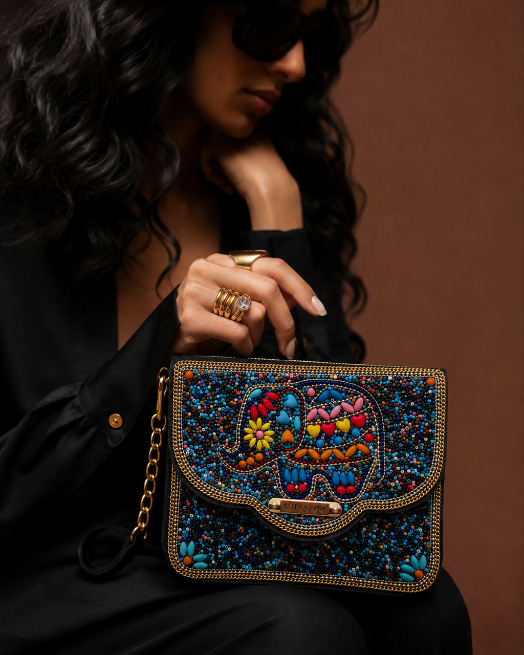 SŪTRA Ethnic-Style Crossbody Bag – Handmade Floral Shell-Shaped Phone Pouch for Women, Single-Shoulder Beaded Sling Bag