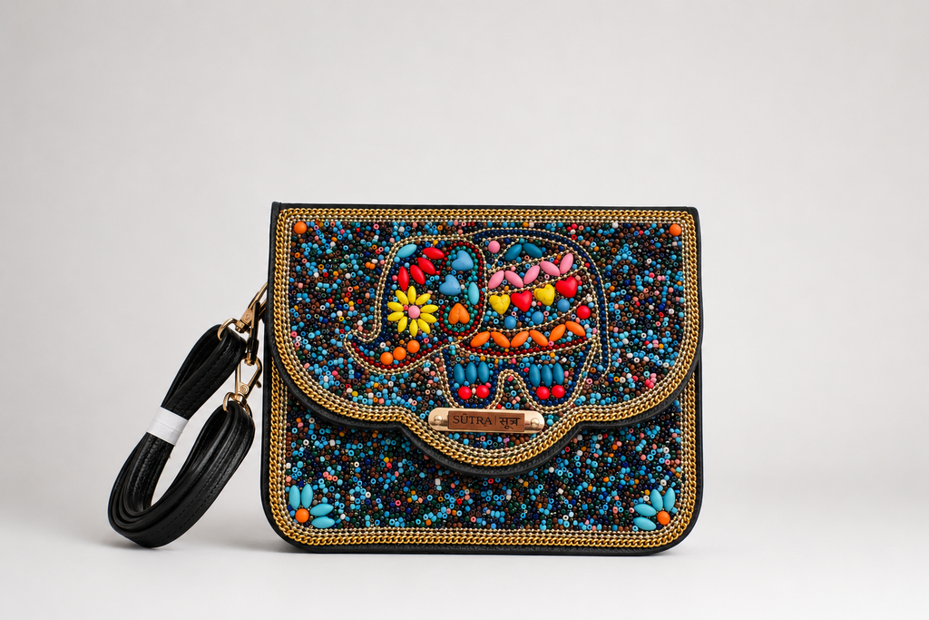 SŪTRA Ethnic-Style Crossbody Bag – Handmade Floral Shell-Shaped Phone Pouch for Women, Single-Shoulder Beaded Sling Bag