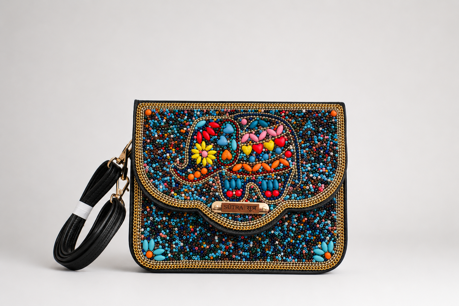 SŪTRA Ethnic-Style Crossbody Bag – Handmade Floral Shell-Shaped Phone Pouch for Women, Single-Shoulder Beaded Sling Bag
